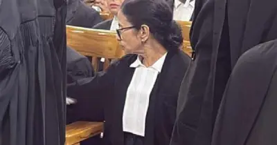 কলকাতা হাইকোর্টে মমতার আইনজীবী হিসেবে সওয়াল, বেরোনোর সময় ‘চোর’ স্লোগান