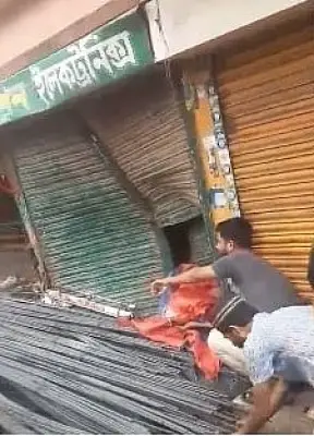 চট্টগ্রামে রডবোঝাই ট্রাকের ধাক্কায় নিরাপত্তাকর্মী নিহত