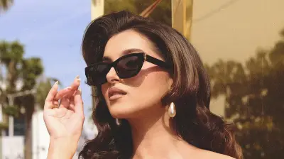 কান চলচ্চিত্র উৎসবে তারা সুতারিয়ার ভিনটেজ গ্ল্যামার