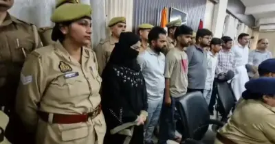 বাবার বাড়িতে ডাকাতি, মেয়ে ও প্রেমিকসহ পাঁচজন গ্রেফতার