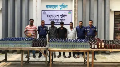 পিকআপে ৫৪৯ বোতল মদ, আটক ৩; সৌদি পাচারকালে ২০ টন চাল জব্দ