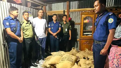২৬ বস্তা সরকারি চাল উদ্ধার, জড়িতদের খুঁজছে প্রশাসন
