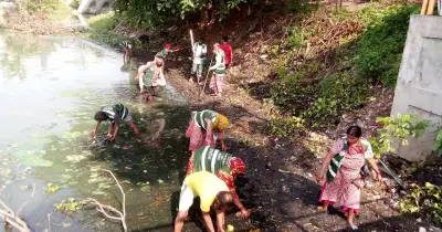 রাজউকের হাতিরঝিলে পরিচ্ছন্নতা অভিযান