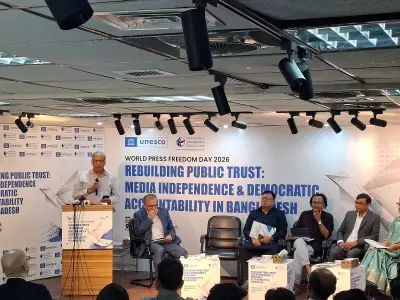 গণমাধ্যমের বিশ্বাসযোগ্যতা তলানিতে: কামাল আহমেদ