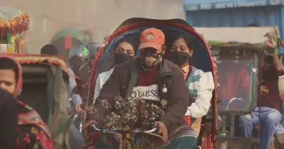 বায়ুদূষণে বিশ্বের চতুর্থ স্থানে ঢাকা