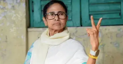 পশ্চিমবঙ্গে বিজেপির ঐতিহাসিক জয়, মমতার কারচুপির অভিযোগ