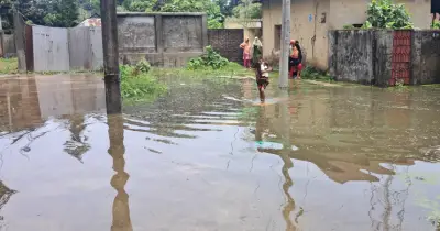 গাজীপুরে বন্যায় ২০০ পরিবার দুর্ভোগ, স্থায়ী সমাধানের আশ্বাস