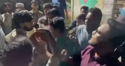 ঢাবি মুহসীন হলে ব্যানার ছেঁড়াকে কেন্দ্র করে ছাত্রদল-শিবির হট্টগোল