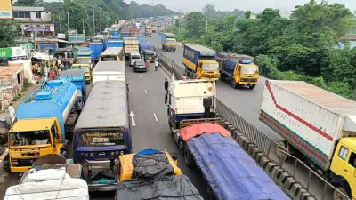 ঢাকা-চট্টগ্রাম মহাসড়কে ১৩ কিমি যানজট, দুর্ভোগে যাত্রীরা