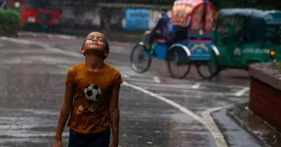 ঢাকায় ভারী বৃষ্টি, আরও কয়েক বিভাগে বজ্রবৃষ্টির সম্ভাবনা