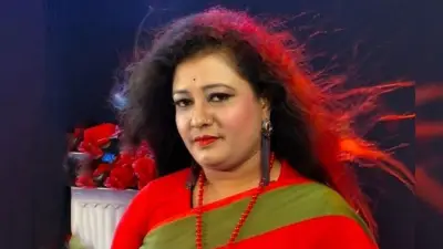 ভুল স্বীকার করে ক্ষমা চাইলেন হাসিনা; কলেজ পরিদর্শনে গিয়ে অবরুদ্ধ এমপি আমির হামজা