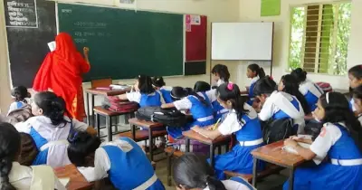 শতভাগ শিক্ষার্থীর বাংলা ও ইংরেজি পড়া নিশ্চিতের নির্দেশ, ব্যর্থতায় বেতন বন্ধ