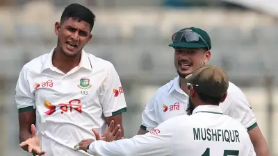 হতাশ নাহিদ রানা, ব্যাটে–বলে দিনটা পাকিস্তানের