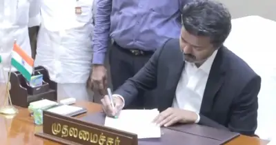 থালাপতি বিজয়ের প্রথম দিনে তিন প্রতিশ্রুতি পূরণের উদ্যোগ