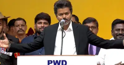নতুন মুখ্যমন্ত্রী বিজয়ের বিনামূল্যে বিদ্যুৎ ও মাদকবিরোধী ঘোষণা