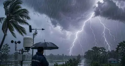 ঢাকাসহ পাঁচ উপকূলীয় জেলায় ঝড়বৃষ্টির আশঙ্কা, নদীবন্দরে সতর্কসংকেত