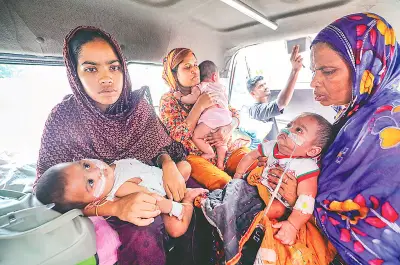 হামে আক্রান্ত যমজ তিন শিশু নিয়ে হাসপাতালে মা, দেশে আরও ৬ শিশুর মৃত্যু