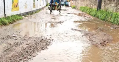 গাজীপুরের গুরুত্বপূর্ণ সড়ক যানবাহন চলাচলের অযোগ্য