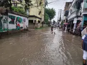 নওগাঁয় অল্প বৃষ্টিতেই জলাবদ্ধতা, দুর্ভোগে নগরবাসী