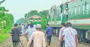 পাবনায় মধুমতি এক্সপ্রেসের বগি বিচ্ছিন্ন, বড় দুর্ঘটনা এড়ালো ট্রেনটি
