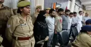 বাবার বাড়িতে ডাকাতি, মেয়ে ও প্রেমিকসহ পাঁচজন গ্রেফতার