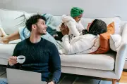 পারিবারিক সুখ ধরে রাখার ১০ ইসলামি উপায়