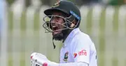 মুশফিকুর রহিমের টেস্ট ক্রিকেট চালিয়ে যাওয়ার ঘোষণা