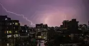 ঢাকায় আজ রাতে বৃষ্টি ও বজ্রপাতের সম্ভাবনা