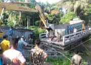 ঝালকাঠিতে পাথরবোঝাই ট্রাকের চাপে সেতু ভেঙে খালে, যোগাযোগ বিচ্ছিন্ন