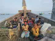 সেন্ট মার্টিনে ২৪০০ বস্তা সিমেন্টসহ ৩ নৌযান জব্দ, গ্রেপ্তার ৩৩