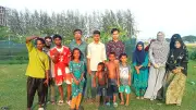 গোবিপ্রবি বন্ধুসভার বেদেপল্লি পরিদর্শন: জীবনযুদ্ধের গল্প শোনা