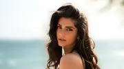 কানের লালগালিচায় পাকিস্তানি অভিনেত্রী সানাম সাঈদ মীর্জা