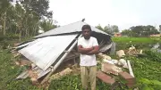 কালবৈশাখীর তাণ্ডবে নাটোরে ৪০ পরিবার খোলা আকাশের নিচে