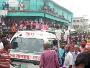 রাজশাহীতে শিশু হত্যার প্রতিবাদে মরদেহবাহী অ্যাম্বুলেন্স আটকে বিক্ষোভ