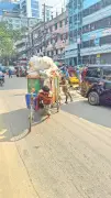 ময়লা সংগ্রহের কষ্ট ও বঞ্চনা: ভ্যানচালক রুবেলের গল্প