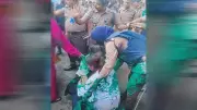 চট্টগ্রামে গ্রাফিতি আঁকাকে কেন্দ্র করে পুলিশের সঙ্গে তরুণদের ধস্তাধস্তি
