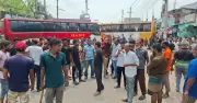 বাসচালককে মারধর: নওগাঁয় দূরপাল্লার বাস চলাচল বন্ধ, যাত্রীদের ভোগান্তি