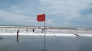 তিন জেলার জন্য সতর্কবার্তা, নদীবন্দরে হুঁশিয়ারি সংকেত