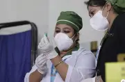 সরকারের এক লাখ স্বাস্থ্যকর্মী নিয়োগ: অতীত ভুল থেকে শিক্ষা নেওয়ার সময়