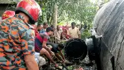 বিটুমিনবাহী ট্রাক উল্টে পথচারীর মৃত্যু, গণপিটুনিতে আরও একজনের প্রাণহানি