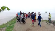 যমুনায় নৌকাডুবি: ৯ জন উদ্ধার, ১ নিখোঁজ, ৪৬৭ বস্তা চালসহ ২ নৌকা ডুবি