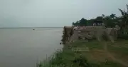 বগুড়ায় ঝড়ে নৌকা ডুবে নারীশ্রমিক নিখোঁজ