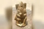 জয়পুরহাটে তিন কিশোরের হাতে মিলল ধাতব গণেশমূর্তি, কেটে ভাগ করে নেওয়ার অভিযোগ