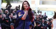 কান ২০২৬-এ ঐশ্বরিয়ার নীল গাউনে মুগ্ধ দর্শক