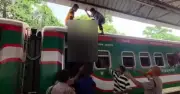 কুষ্টিয়ায় ট্রেনের ছাদ থেকে যুবকের রক্তাক্ত মরদেহ উদ্ধার