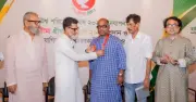 পল্লীমা গ্রীণ স্বর্ণপদক পেলেন নদী গবেষক শেখ রোকন