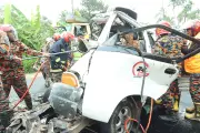 ফরিদপুরে বাস-অ্যাম্বুলেন্স সংঘর্ষে ৫ নিহত, ফিটনেসহীন যানবাহন