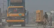 বায়ুদূষণে বিশ্বের নবম স্থানে ঢাকা