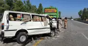 পাকিস্তানে সড়ক দুর্ঘটনায় ১৭ জন নিহত