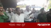 বৈরী আবহাওয়া উপেক্ষা করে নৌপথে ঈদযাত্রা, সদরঘাটে যাত্রীদের ভিড়